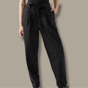 Athleta ‘Cardiff Pant’ with Belted Waist and Rolled Cuffs in Black Size 4